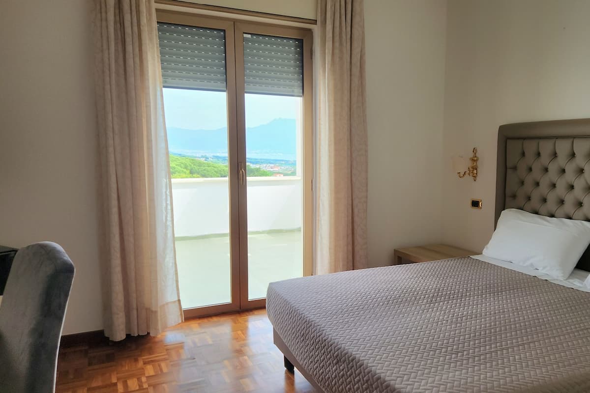 Premium Double or Twin Room | Minibar, desk, laptop workspace, free WiFi