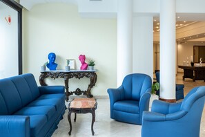 Lobby lounge - Hotel Sakura (Torre del Greco)