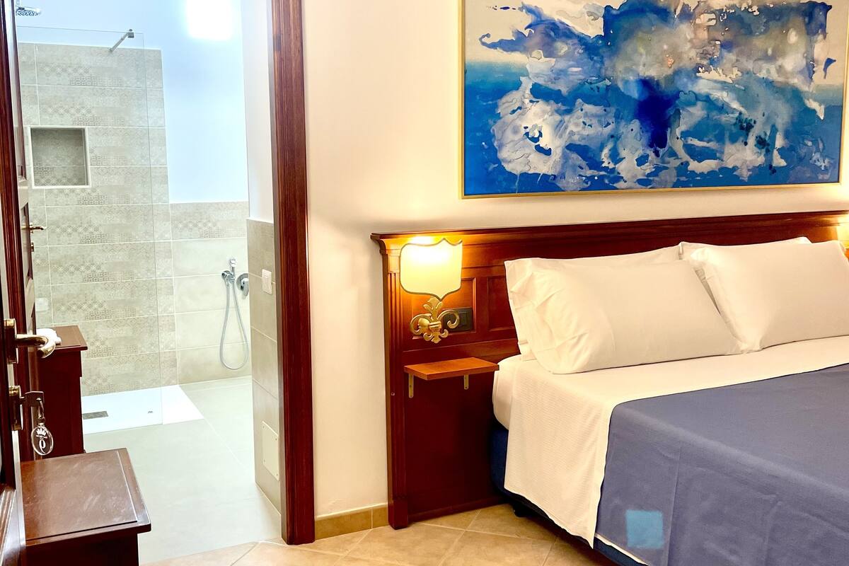 standard double or twin room | 1 bedroom, minibar, in-room safe, desk