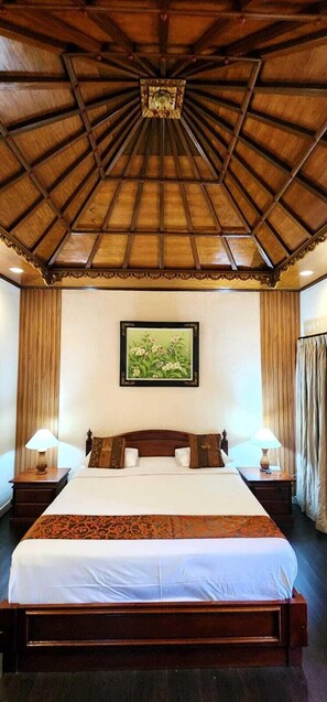 Deluxe Double Room | Minibar, in-room safe, soundproofing