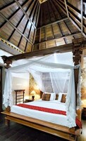 King Room | Minibar, brankas, dan kedap suara