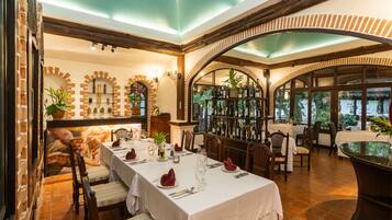 Dinner served, Italian cuisine