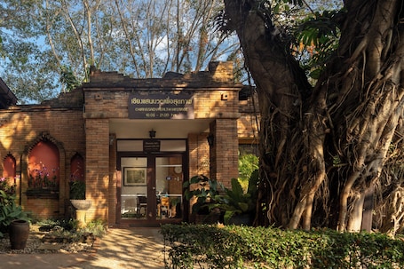 Couples treatment rooms, Turkish bath, body treatments, aromatherapy