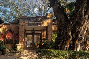 Couples treatment rooms, Turkish bath, body treatments, aromatherapy