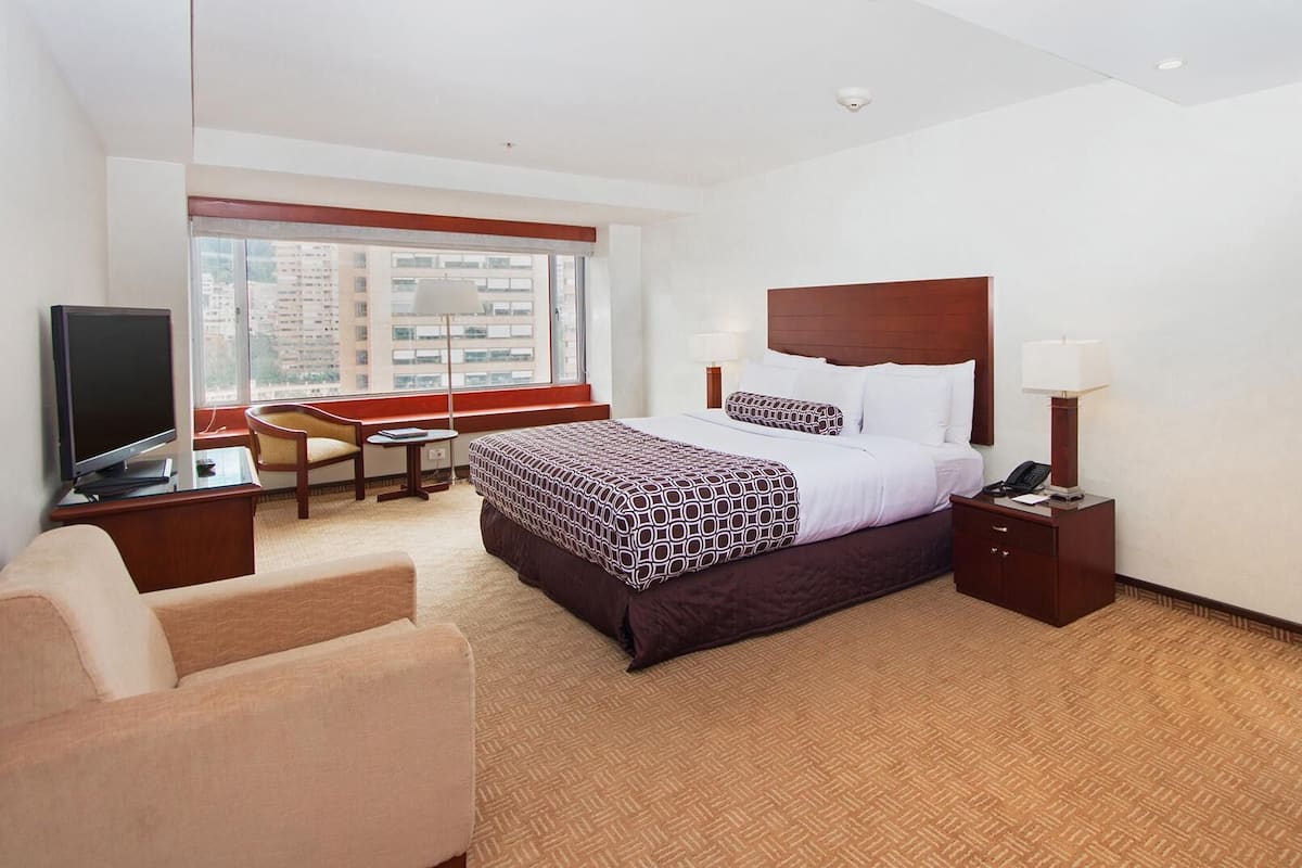 In-room safe, individually furnished, desk, laptop workspace