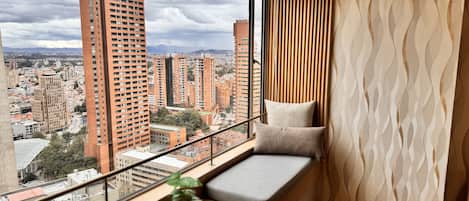In-room safe, individually furnished, desk, laptop workspace