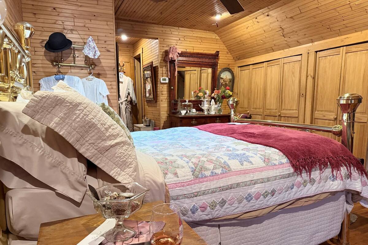 Chambre Confort, 1 grand lit, salle de bain privée (Nanny's Attic) | 1 chambre, literie de qualité