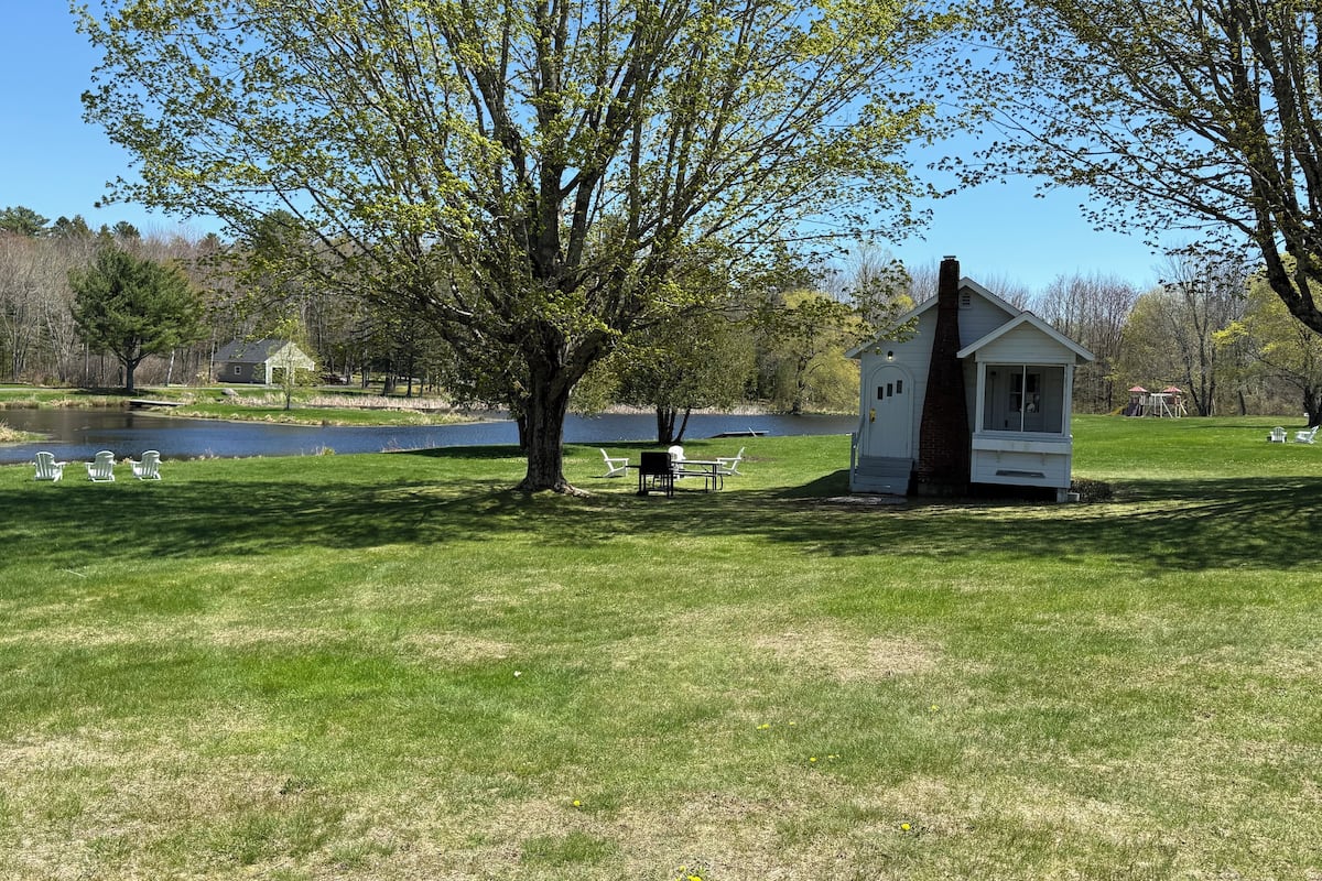 Traditional Cottage, 1 Bedroom, Fireplace, Lake View
