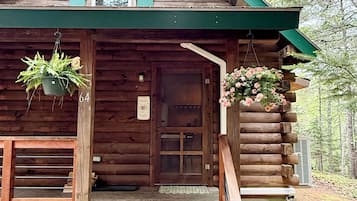 Cabin, 3 Bedrooms, Air conditioning | Terrace/patio