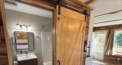 Eden Village Motel & Cottages