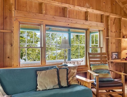 Eden Village Motel & Cottages