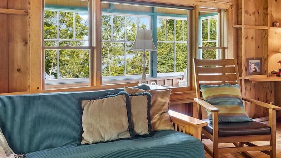 Eden Village Motel & Cottages