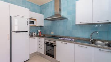 1 bedroom, in-room safe, desk, iron/ironing board