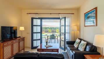 1 bedroom, in-room safe, desk, iron/ironing board