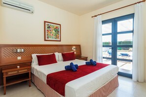 1 bedroom, in-room safe, desk, iron/ironing board