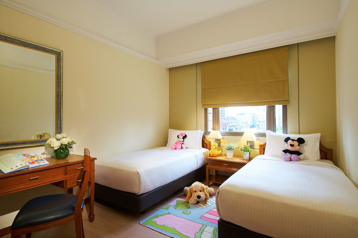 Down comforters, in-room safe, desk, iron/ironing board