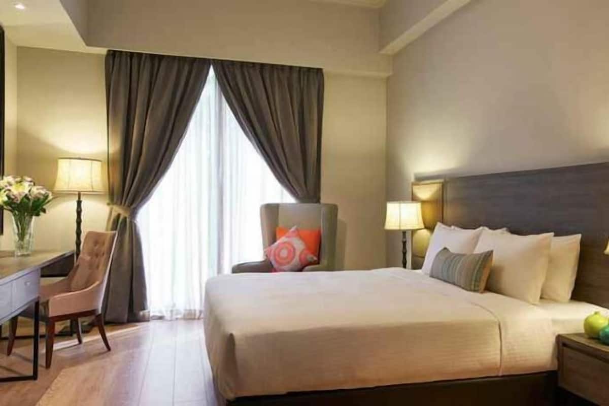 In-room safe, iron/ironing board, free WiFi, bed sheets