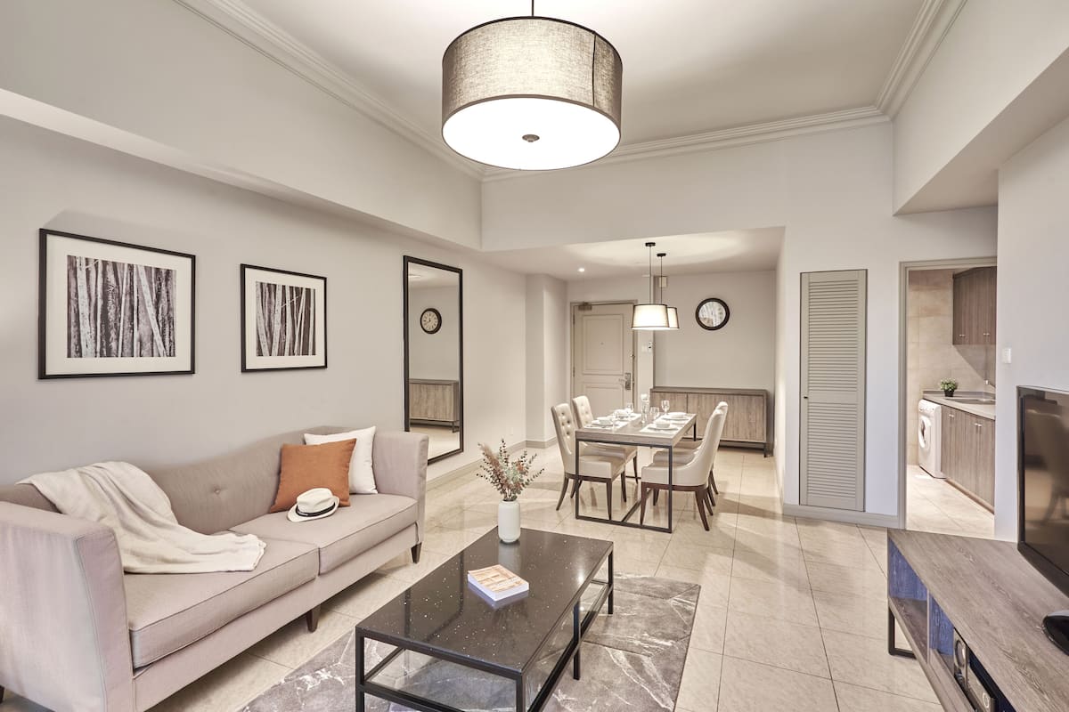 套房, 2 間臥室 (Breakfast on weekdays only except P.H) | 起居區 | LED 液晶電視、 DVD 播放機