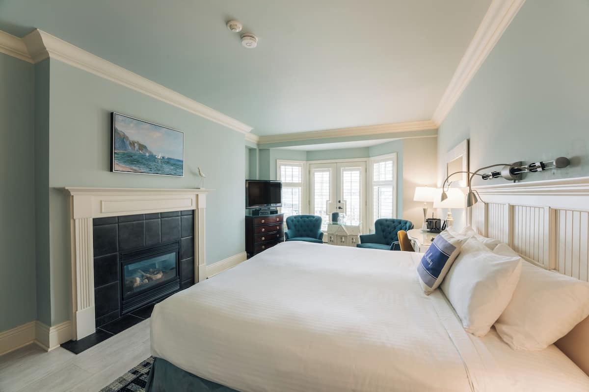 Superior Room | Egyptian cotton sheets, premium bedding, down comforters, pillowtop beds