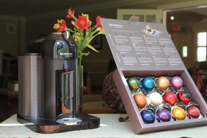 Coffee service - Harbour House (Niagara-on-the-Lake)
