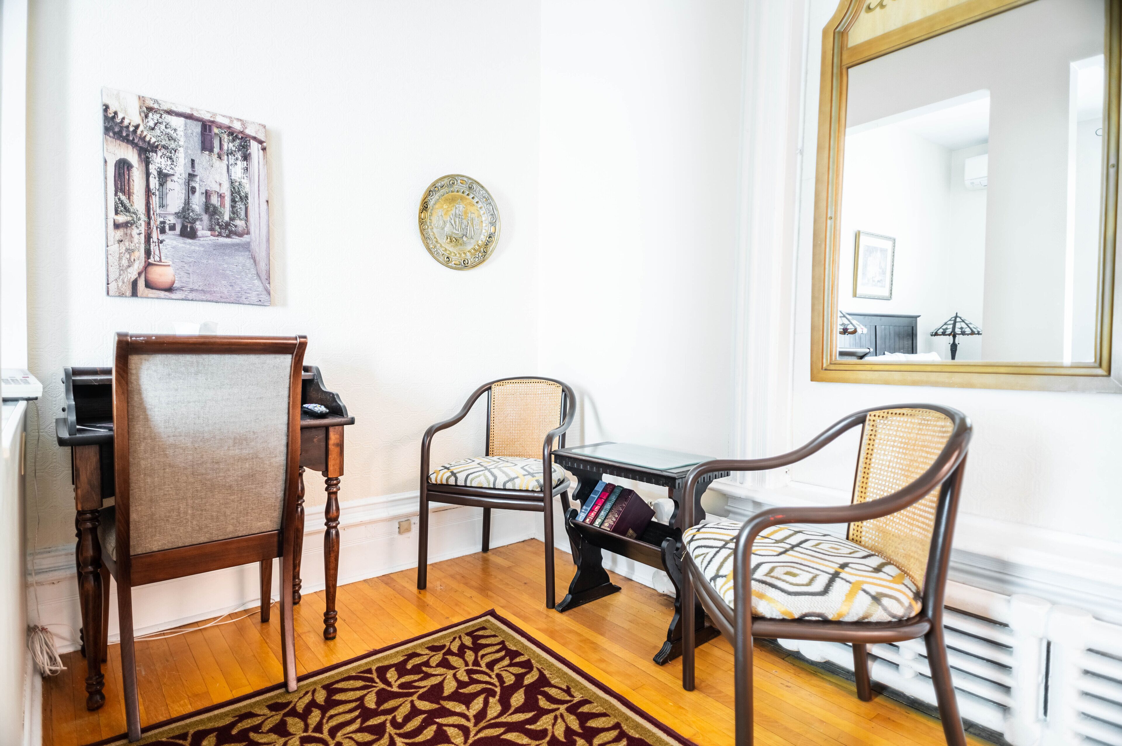 Room (14) | Premium bedding, individually decorated, individually furnished, desk
