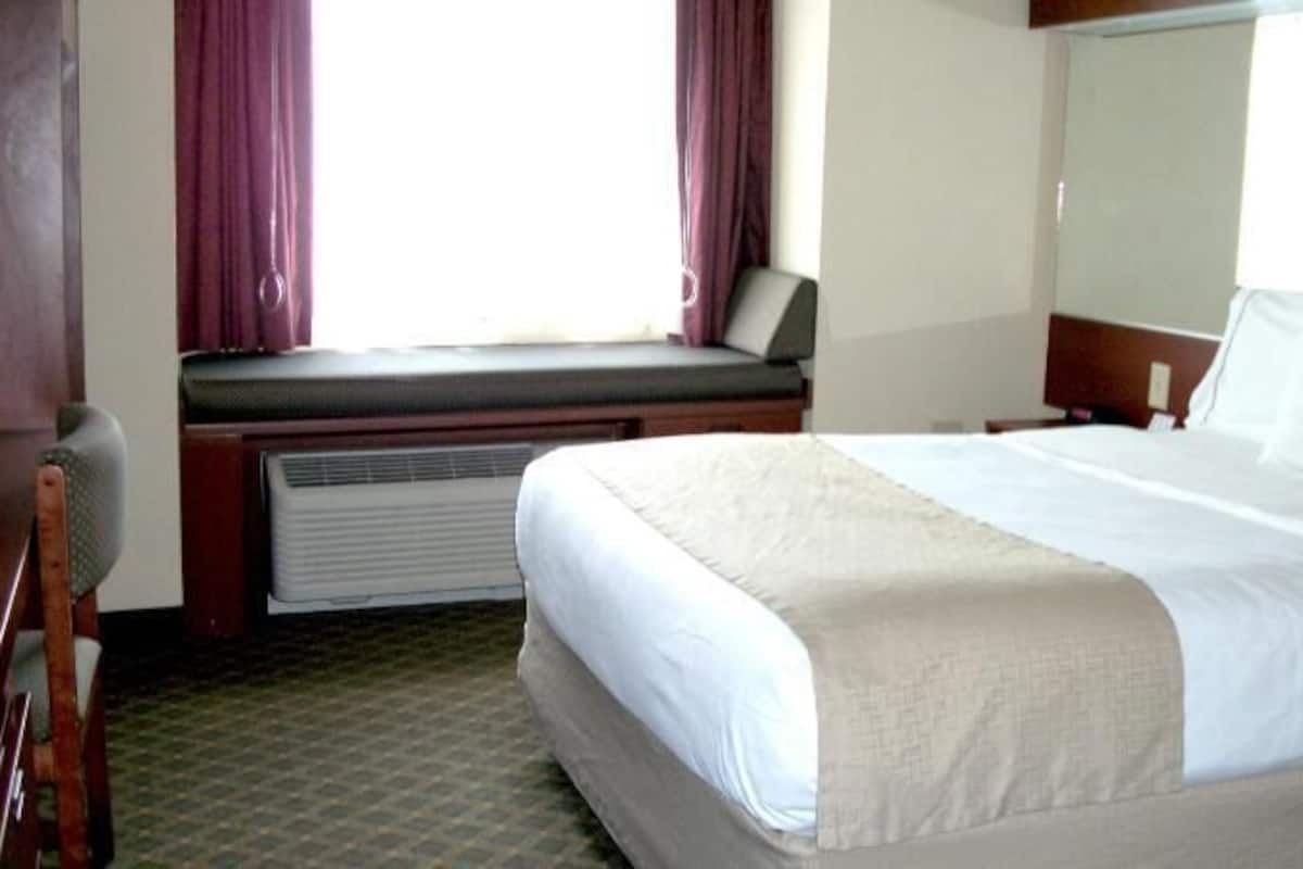 Individually furnished, desk, iron/ironing board, free cots/infant beds