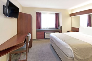 Individually furnished, desk, iron/ironing board, free cots/infant beds - Microtel Inn & Suites by Wyndham Jasper (Jasper)