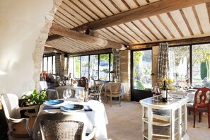 Dining - La Bastide De Marie (Menerbes)
