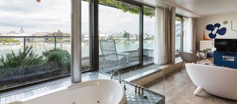 Lanchid 19 Design Hotel
