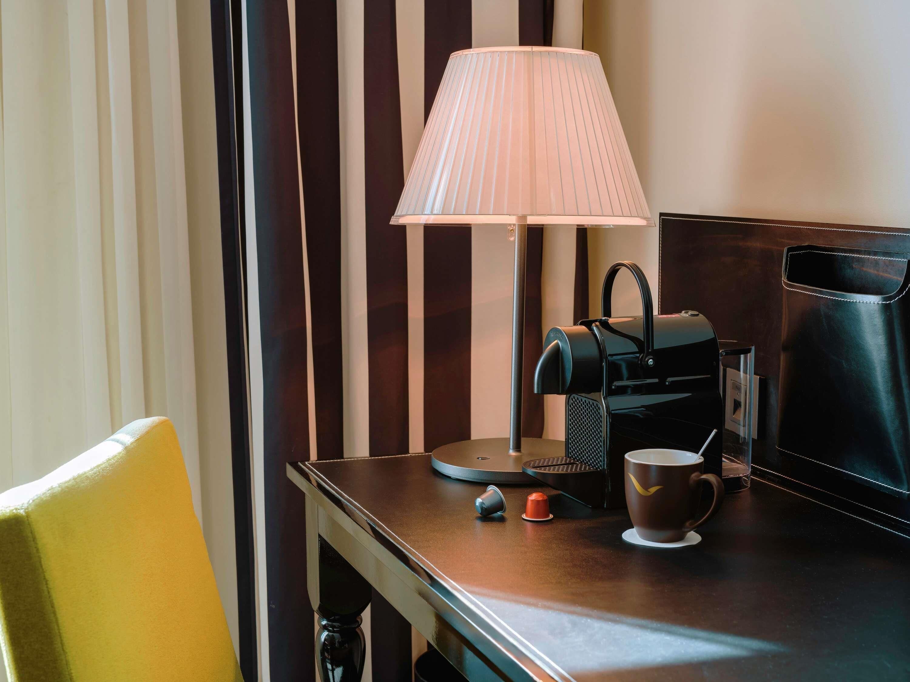 Hypo-allergenic bedding, in-room safe, desk, laptop workspace