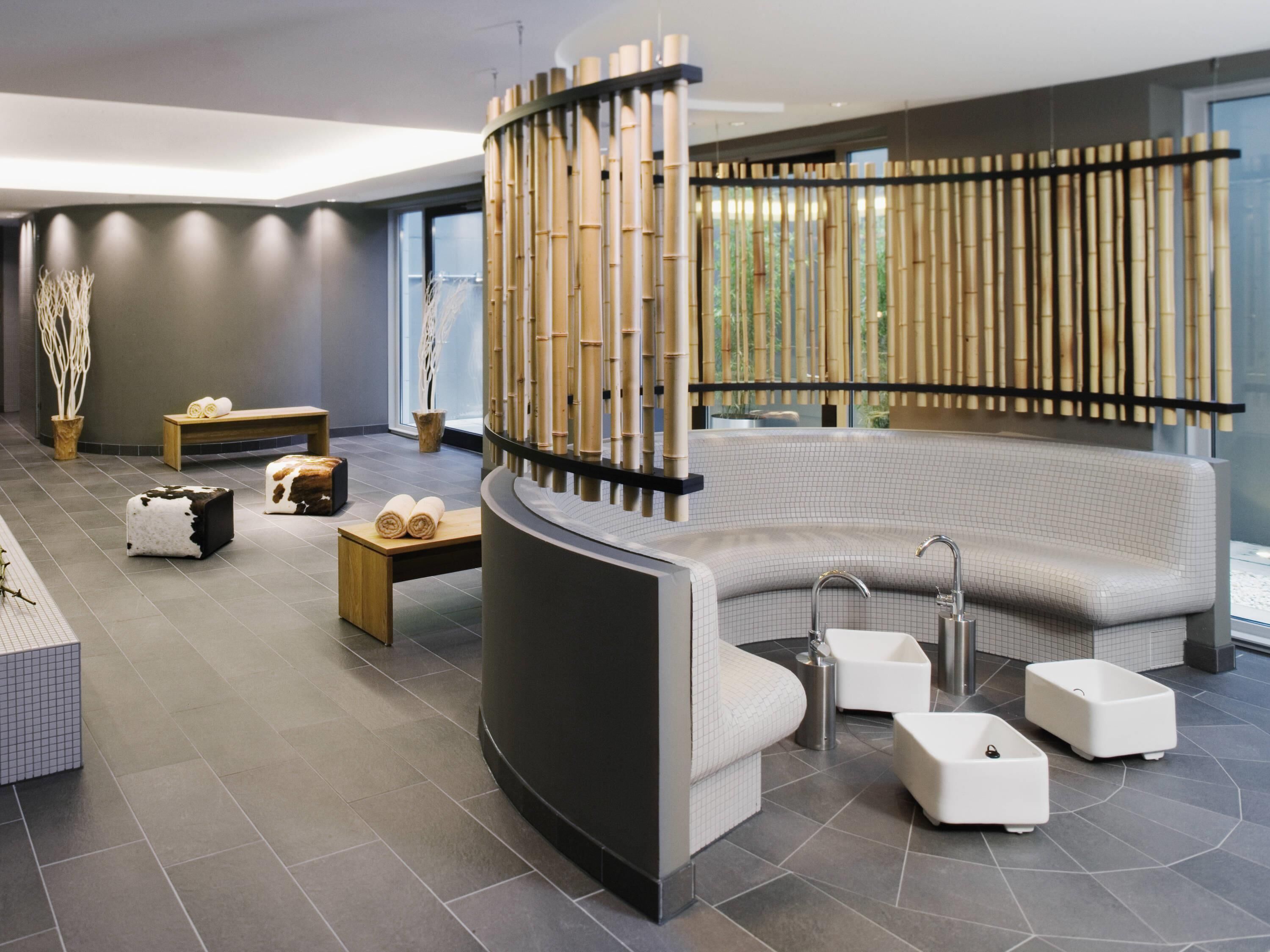 Sauna, steam room, 2 treatment rooms