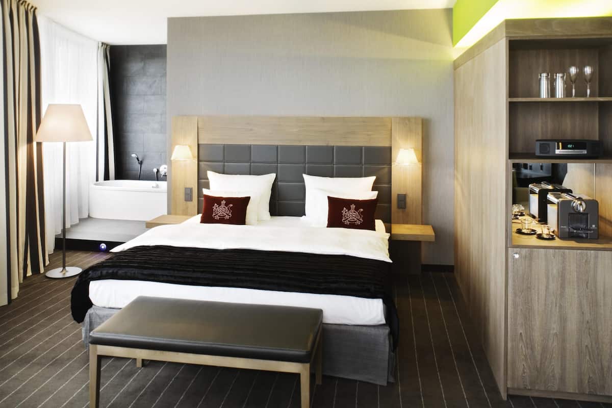 Junior Suite, 1 King Bed
