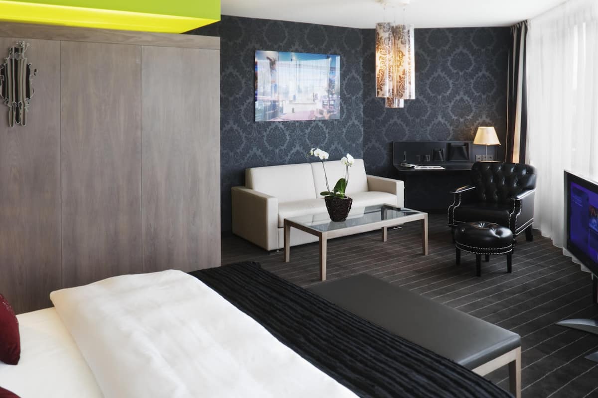 Junior Suite, 1 King Bed