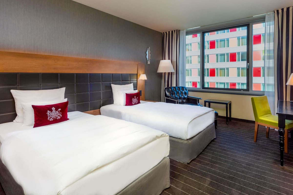 Twin Room, 2 Twin Beds (Sleep) | 1 bedroom, hypo-allergenic bedding, in-room safe, desk