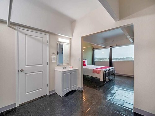 OYO Hotel & Apartments Houston Galleria