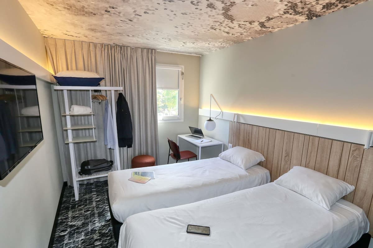 Standard Room, 2 Single Beds