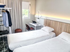 標準客房, 2 張單人床 | 高級寢具、書桌、遮光布/窗簾、隔音