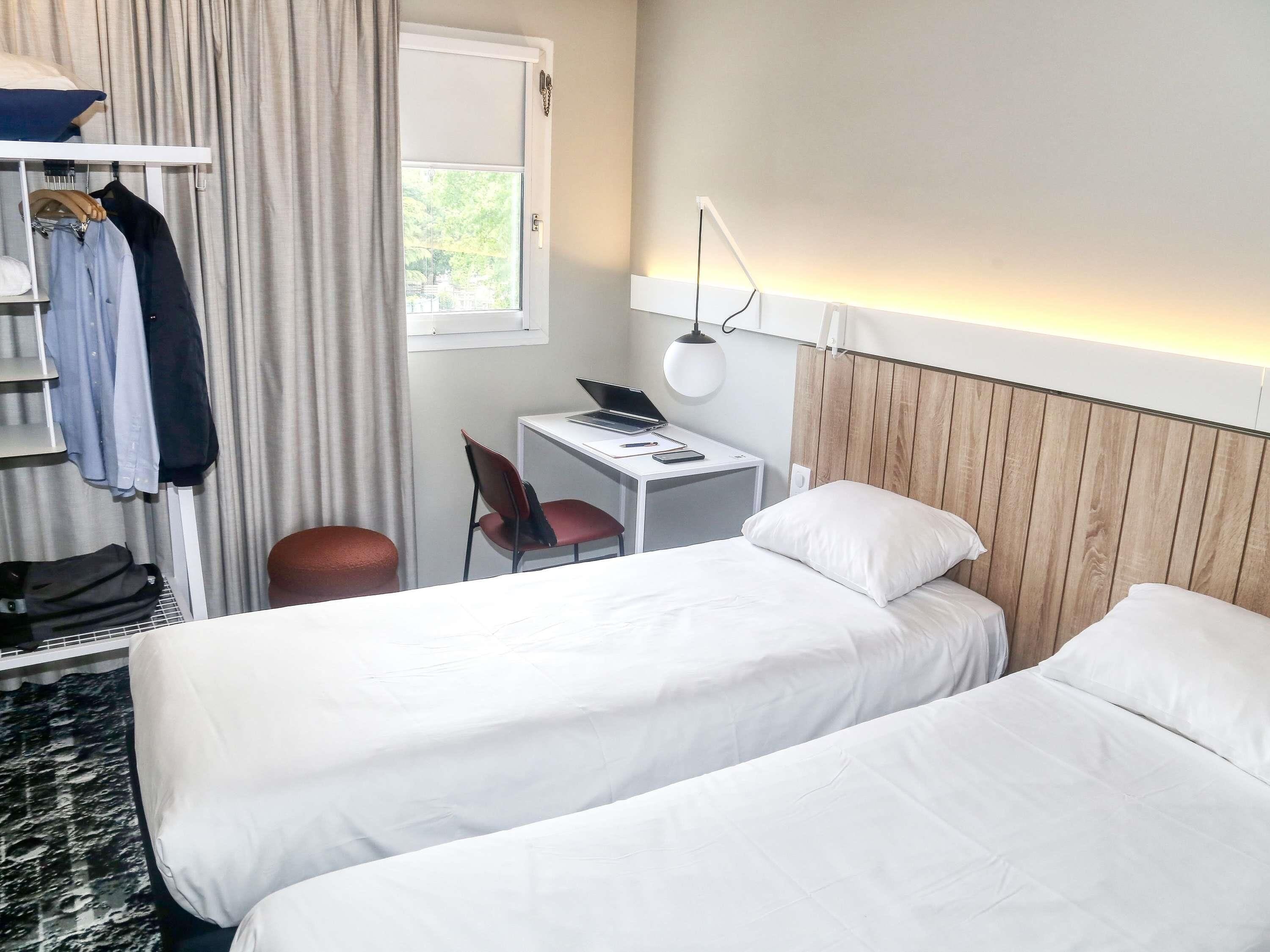 standard room, 2 single beds | premium bedding, desk, blackout curtains, soundproofing