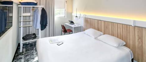Standard-Doppelzimmer, 1 Doppelbett | Hochwertige Bettwaren, Schreibtisch, Verdunkelungsvorhänge