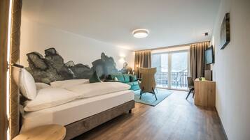 Literie de qualité supérieure, coffres-forts dans les chambres, bureau