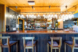 Bar (on property) - Wellesley on the Lake Taupo (Taupo)