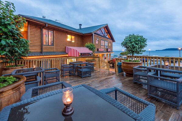 Terrace/patio - Wellesley on the Lake Taupo (Taupo)