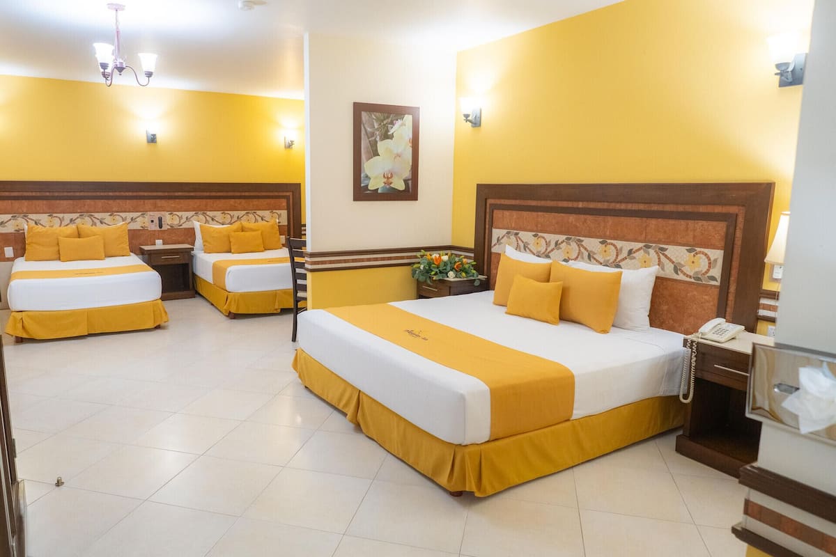 Premium bedding, in-room safe, desk, laptop workspace
