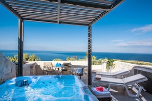 Honeymoon Suite, Jetted Tub, Sea View | Balcony