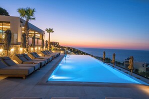 Infinity-Pool