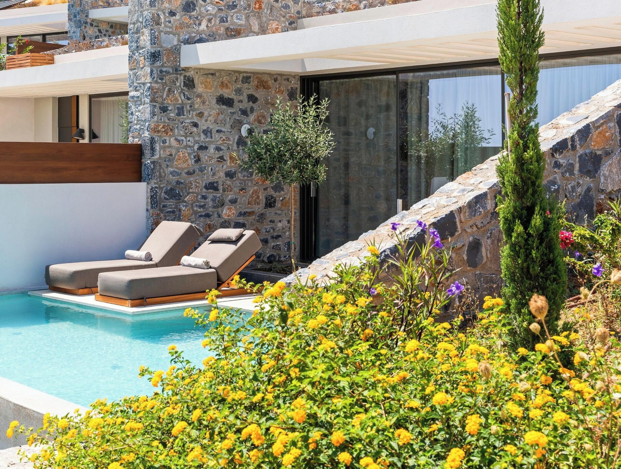 Cave Suite with Heated Private Pool, Garden View | Sábanas italianas Frette y ropa de cama de alta calidad 