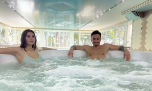 Bathtub spa indoor