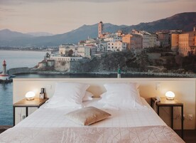 Ropa de cama de alta calidad, minibar, caja fuerte