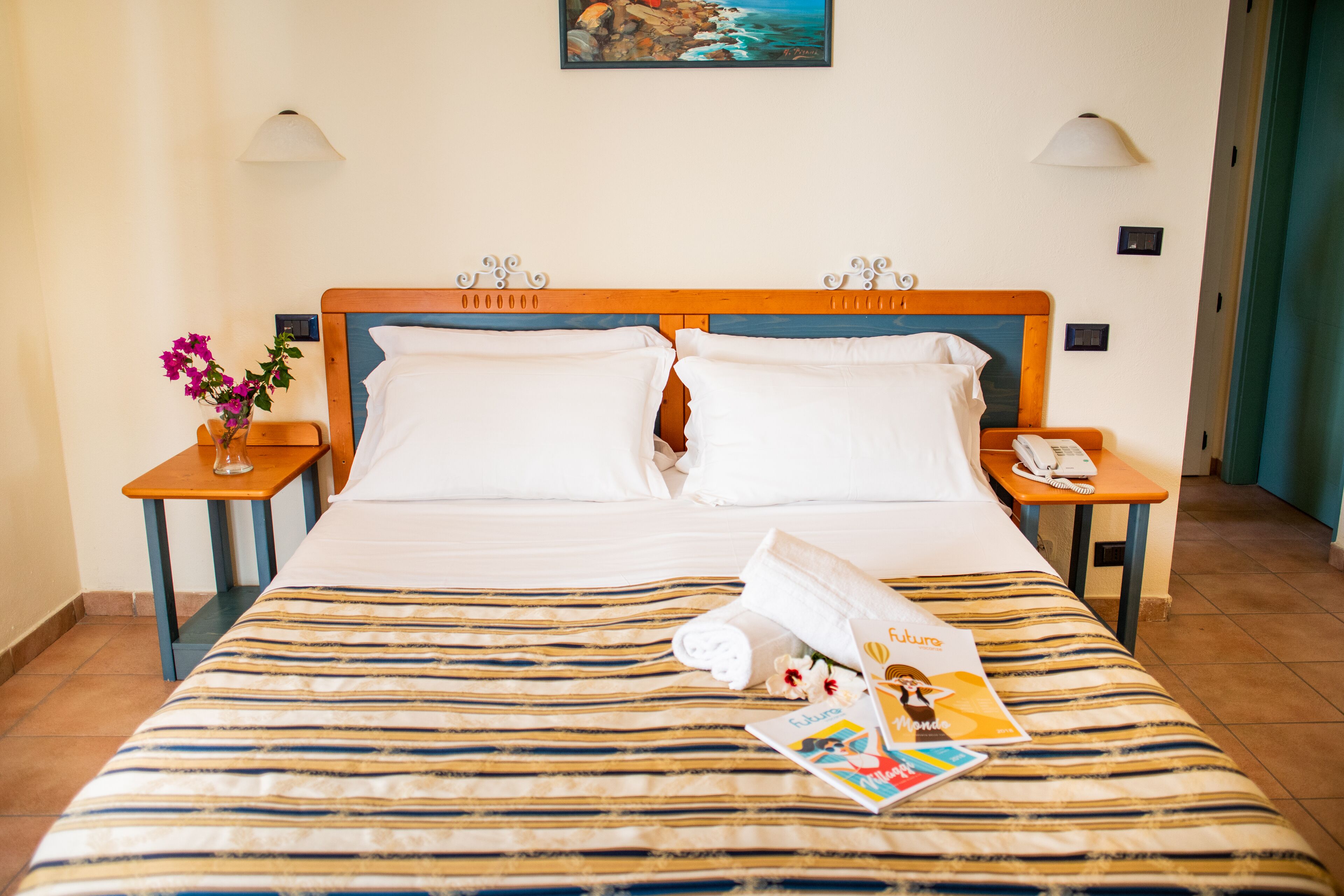 Triple Room | Minibar, in-room safe, desk, blackout drapes