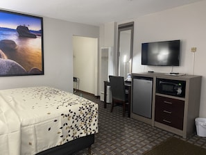 Standardzimmer, 1 King-Bett | Schreibtisch, kostenloses WLAN, Bettwäsche